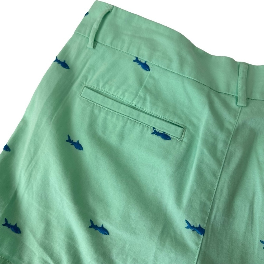 Jones & Co. Sherbet Green Embroidered Shark Flat-Front Classic Shorts, size 8 - Picture 5 of 7